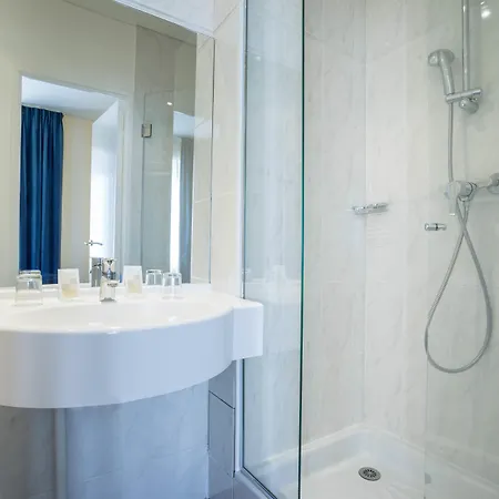 Delambre Hotel 3*