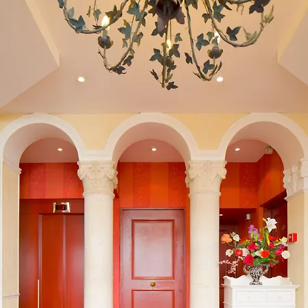 Delambre 3* Paris