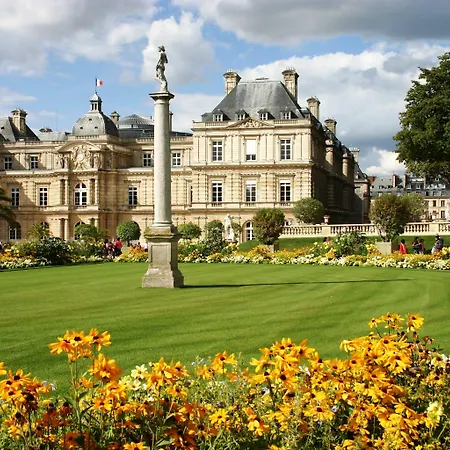 Delambre 3* Paris