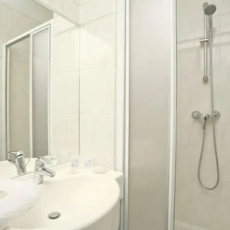 Delambre 3* Paris