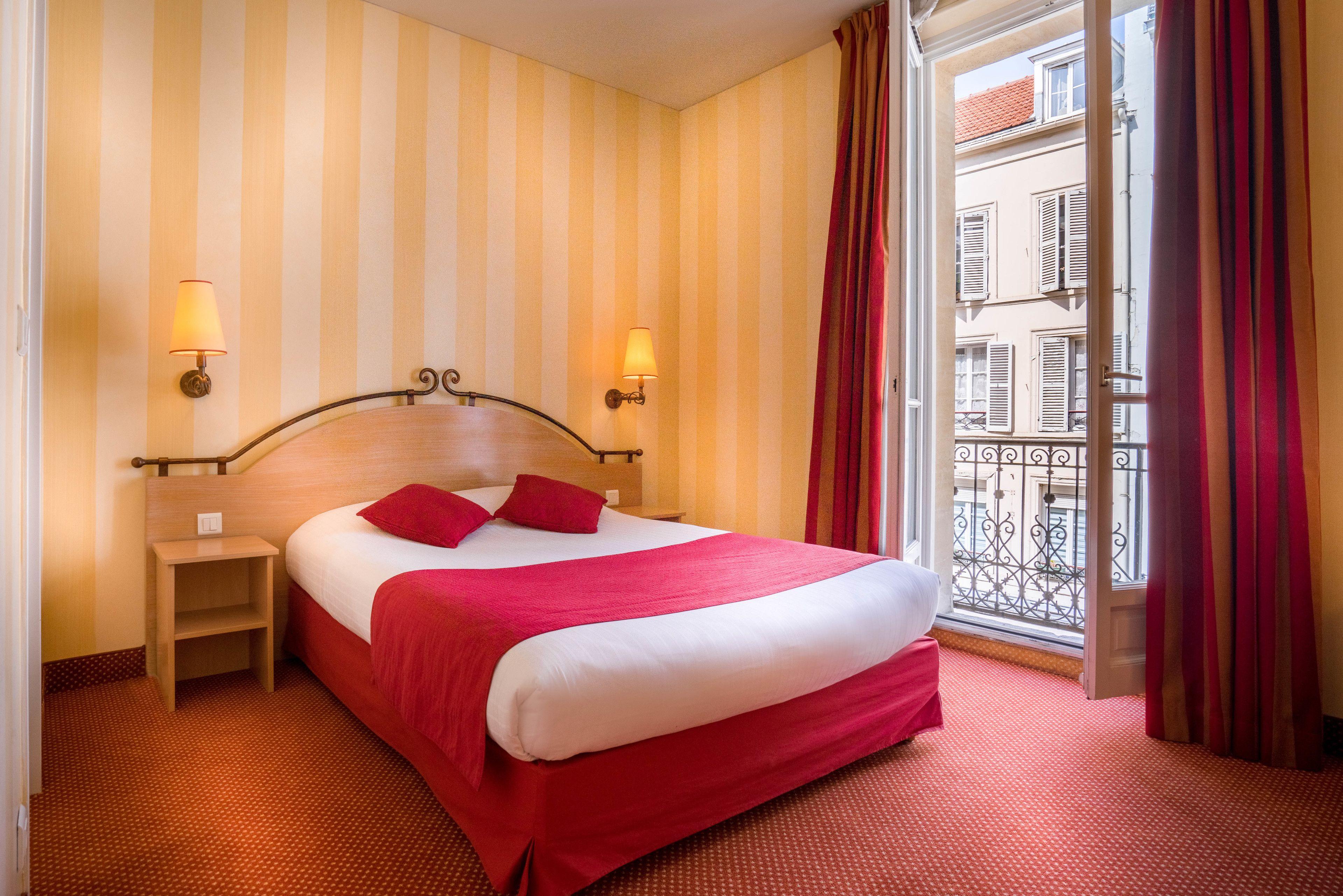 Hotel Delambre 3*