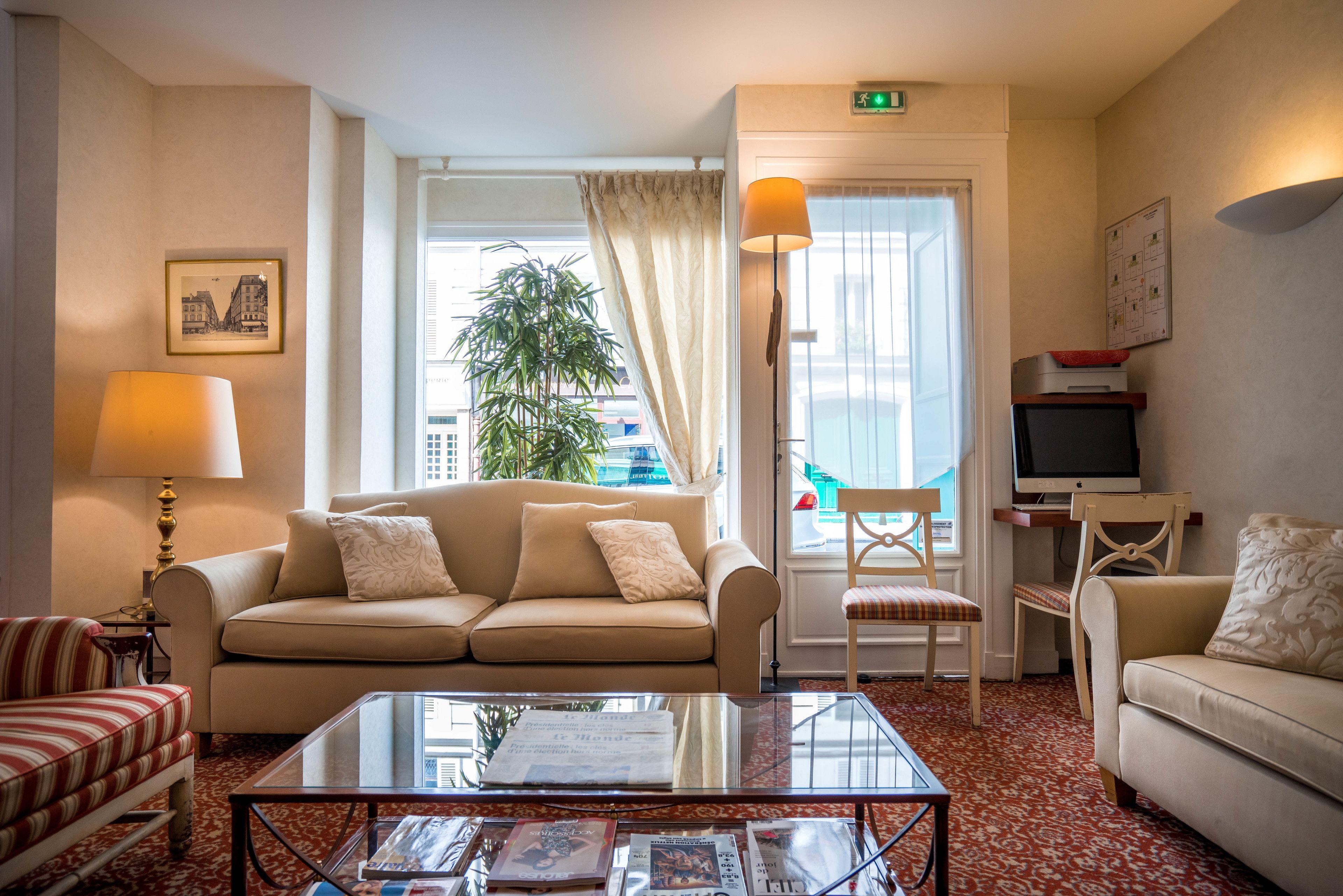 Delambre Hotel 3*