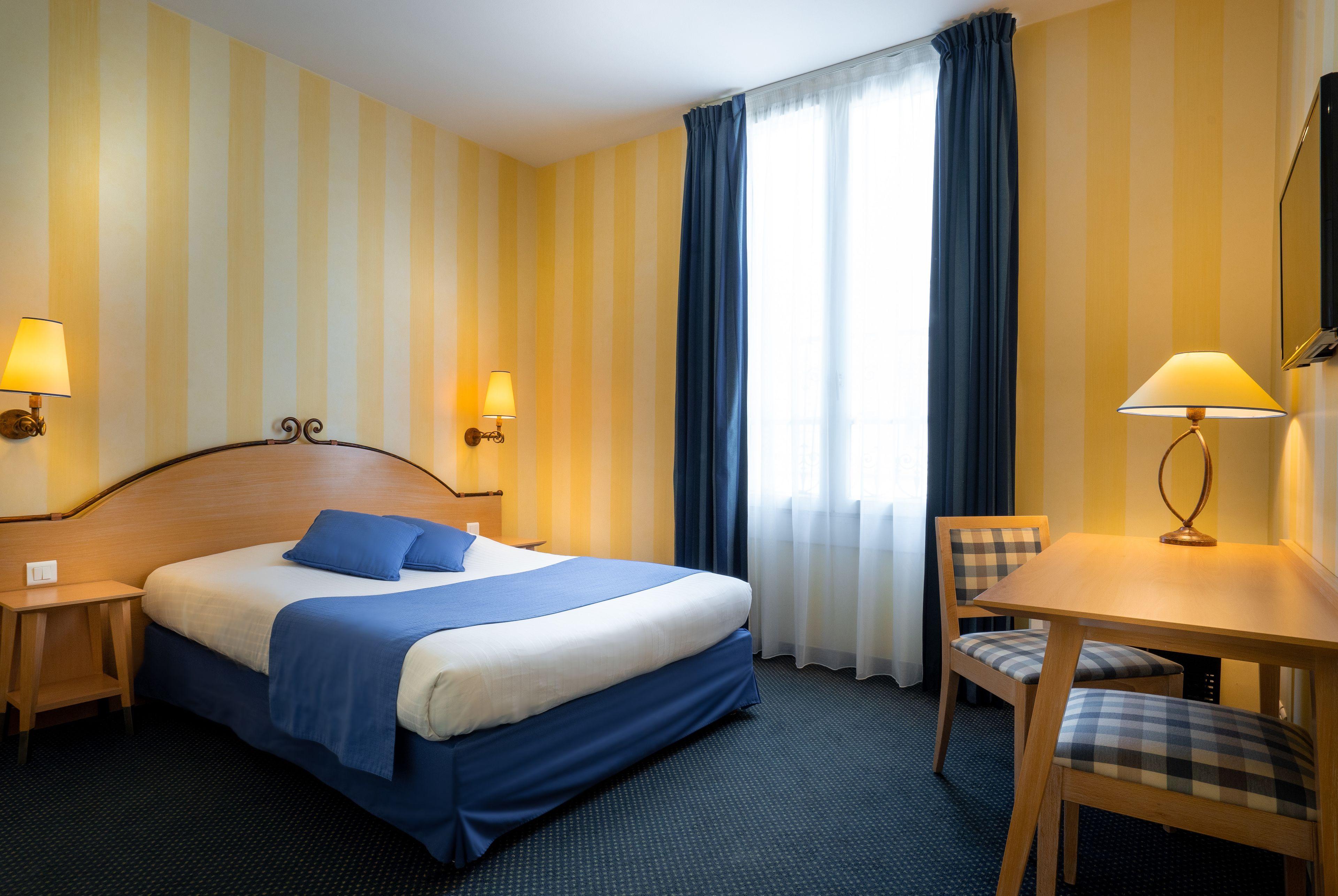 Delambre Hotel 3*