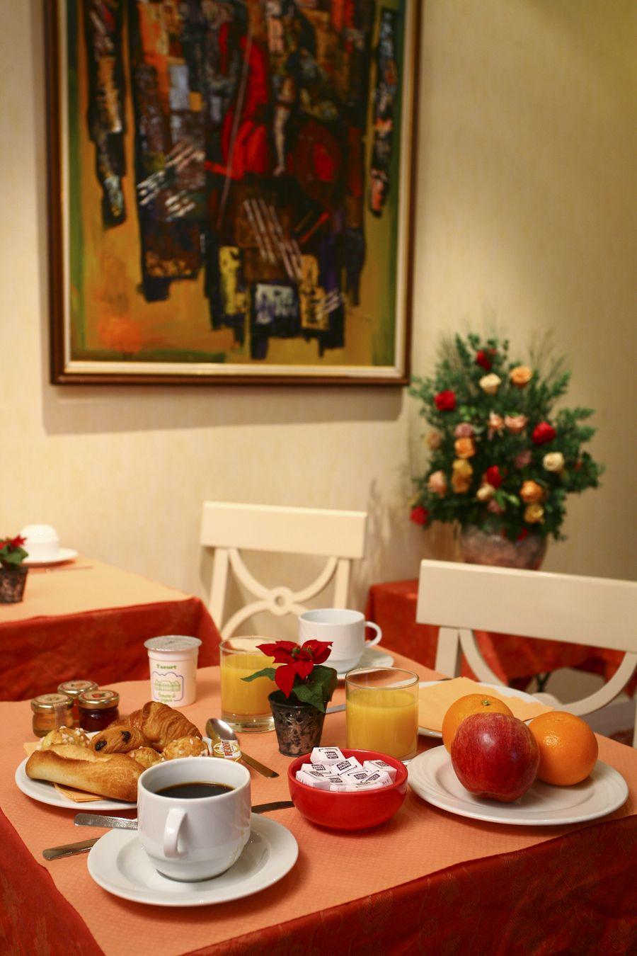 Delambre 3* Paris