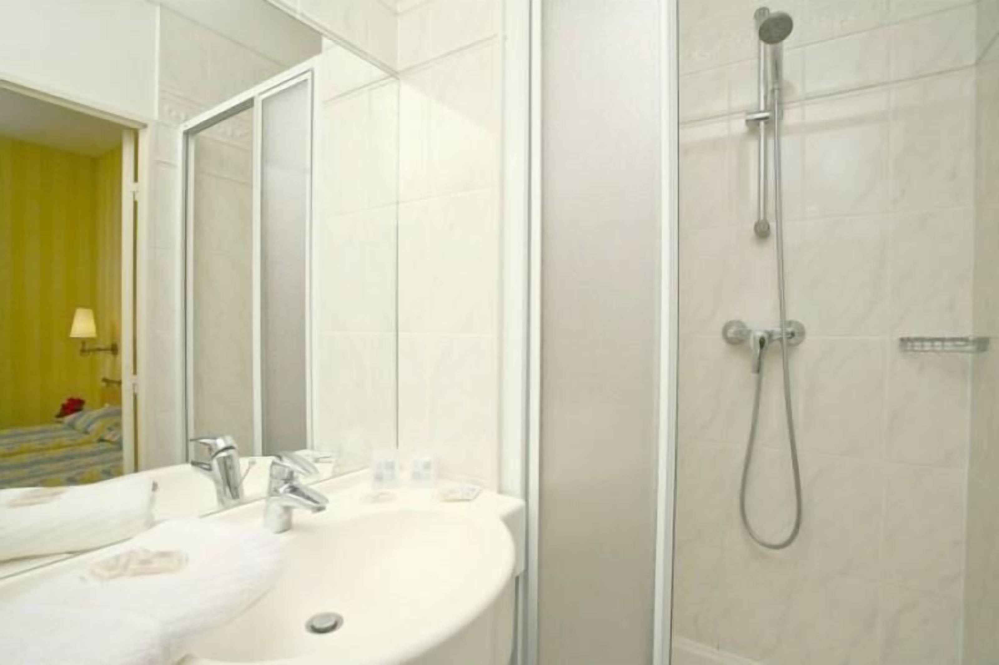 Delambre 3* Paris