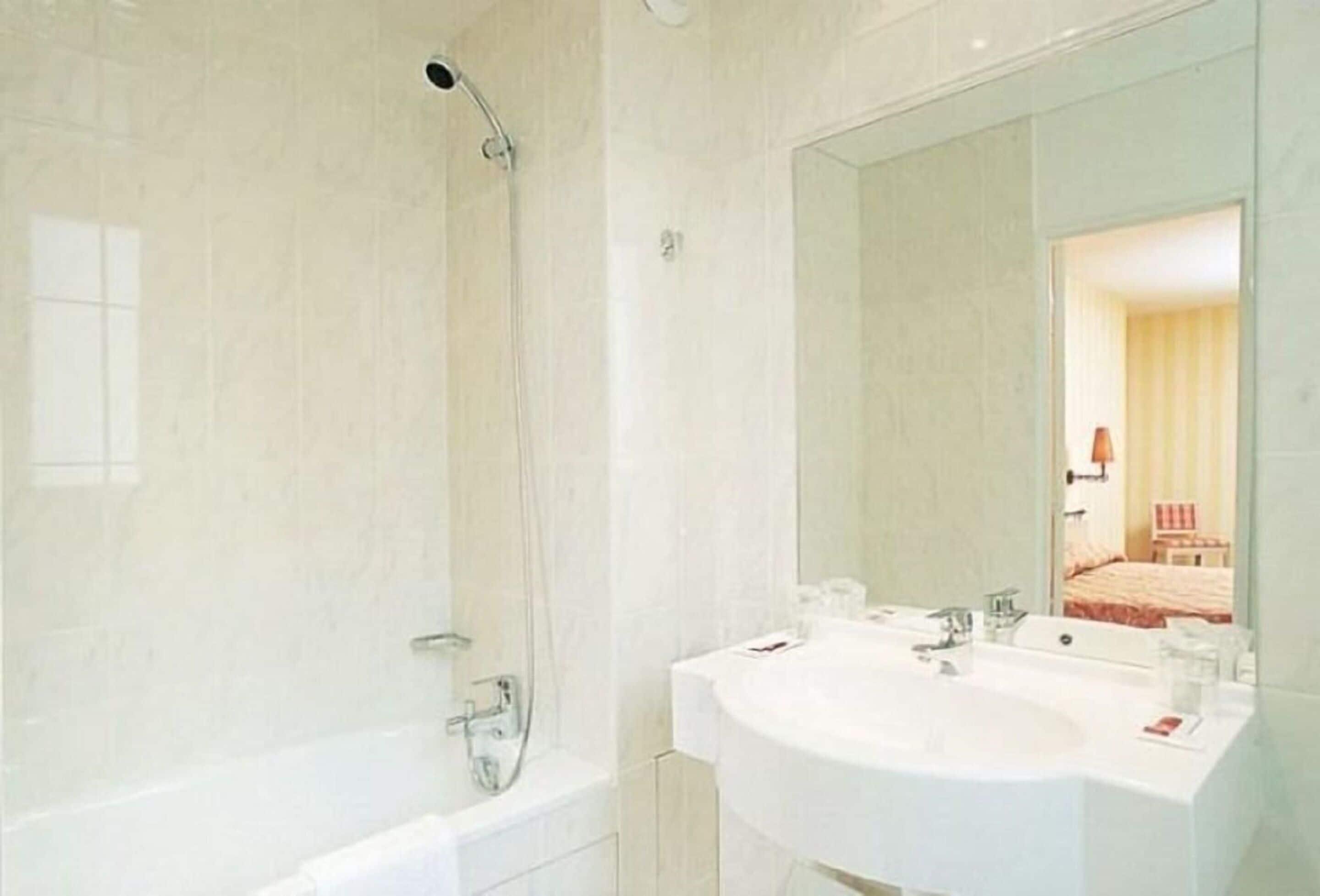 Hotel Delambre Paris